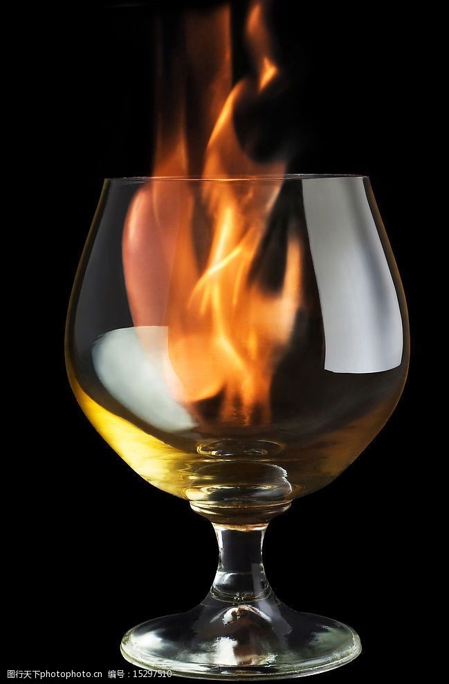 印刷适用酒杯内的火焰图片