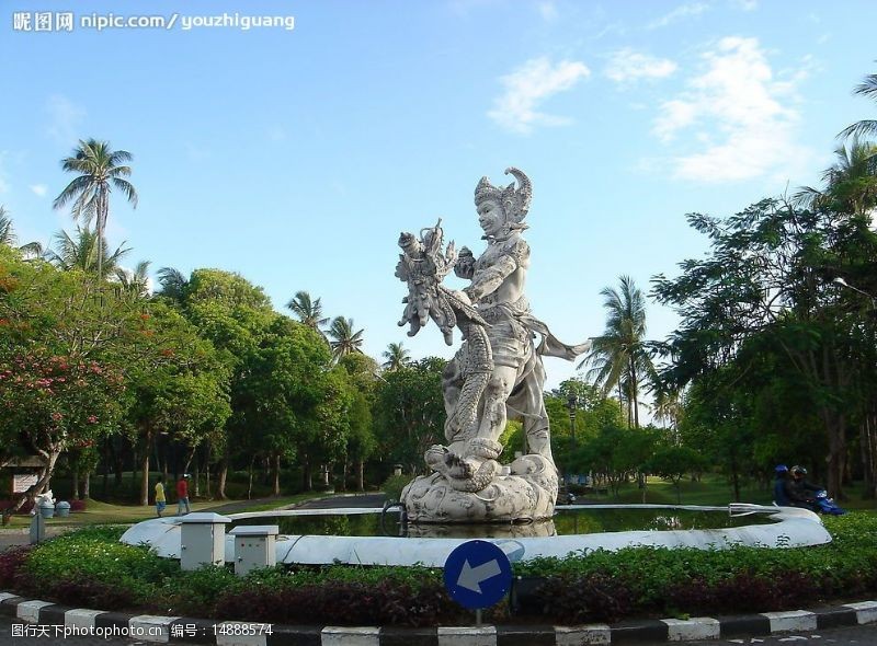 巴厘岛街头雕塑图片